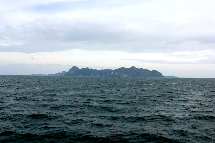 Approaching the Phi Phi Islands