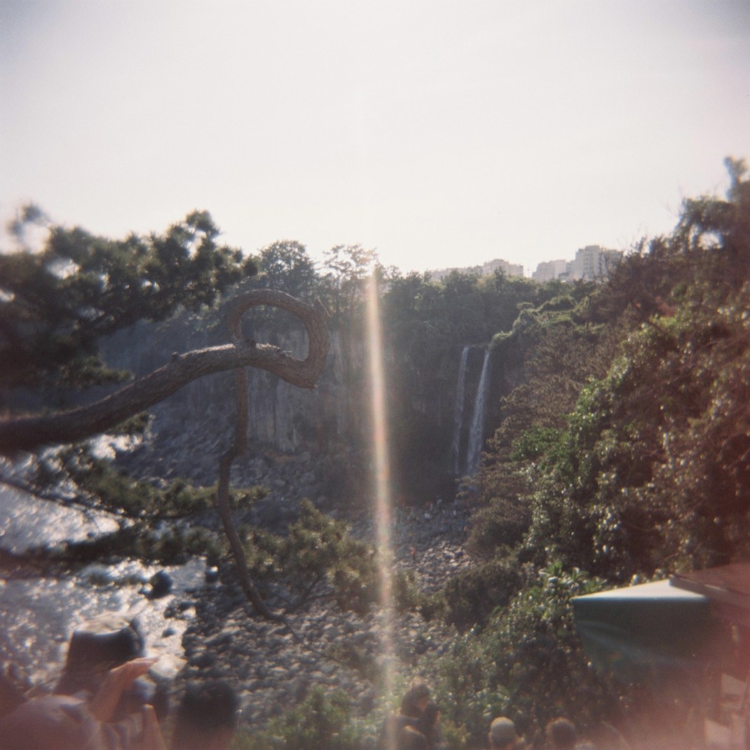 Jeonbang Waterfall, Jeju Island, Holga 